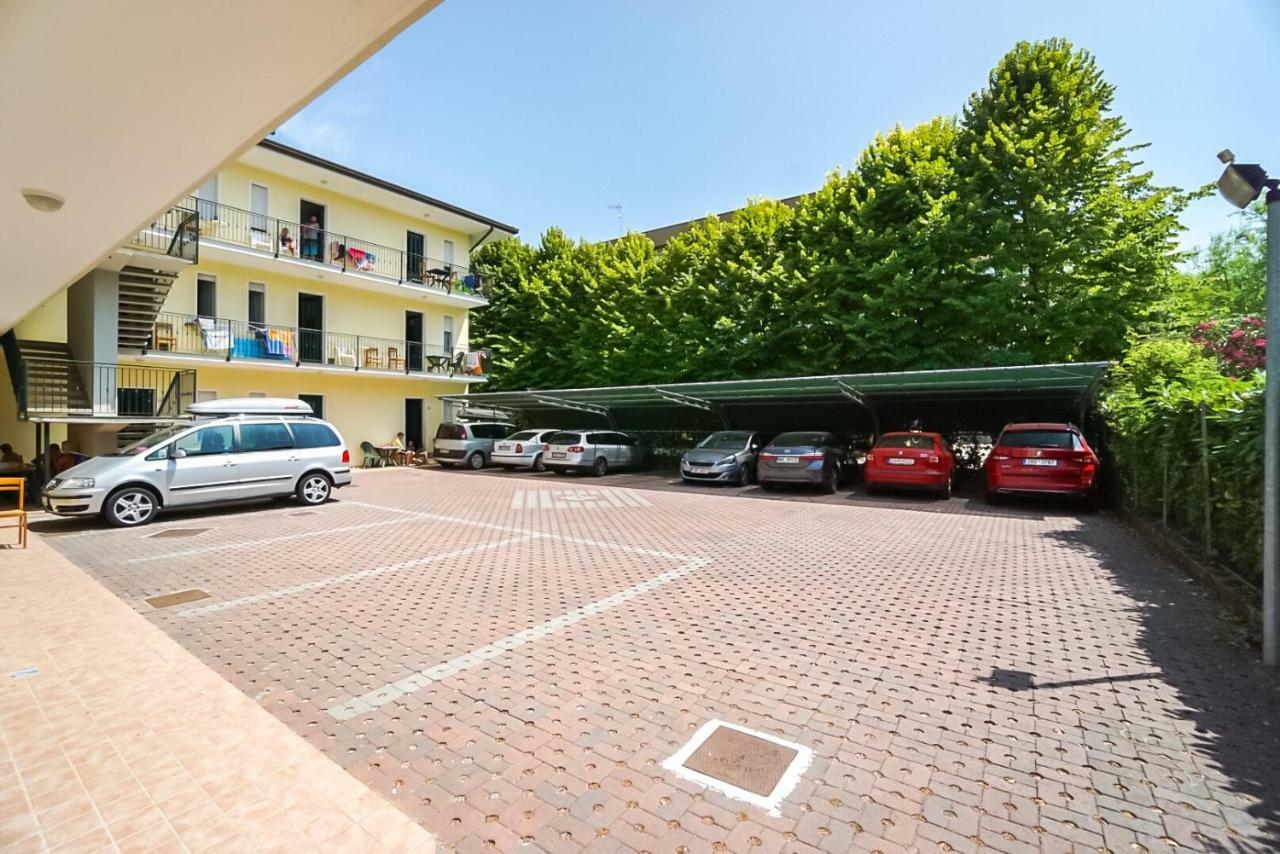 Condominio Brionetta Бибионе Экстерьер фото